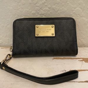 Michael Kors Monogram Wallet